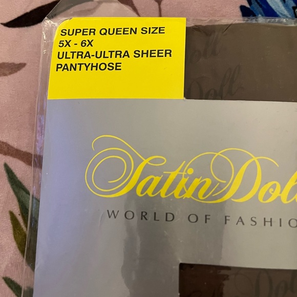 ✨Satin Doll pantyhose ultra ultra sheer coffee size 5X/6X✨ - Picture 2 of 4